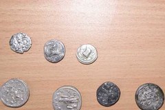 Rzymskie monety z nielegalnych wykopalisk odzyskane przez policję 