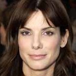 S. Bullock ofiarom tsunami