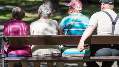 "S": Wiek emerytalny - 60-65 lat, ale też emerytura po 35-40 latach stażu pracy