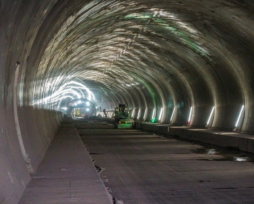 S3 - tunel TS-26 - obudowa ostateczna wewnątrz tunelu /GDDKiA /materiały prasowe