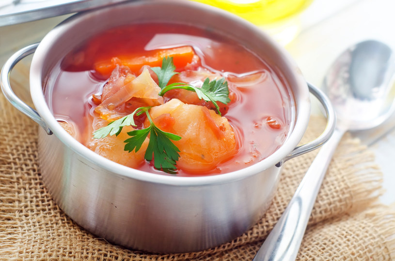 Są badania dowodzące, że likopen zawarty w pomidorach,  zmniejsza ryzyko raka szyjki macicy /123RF/PICSEL