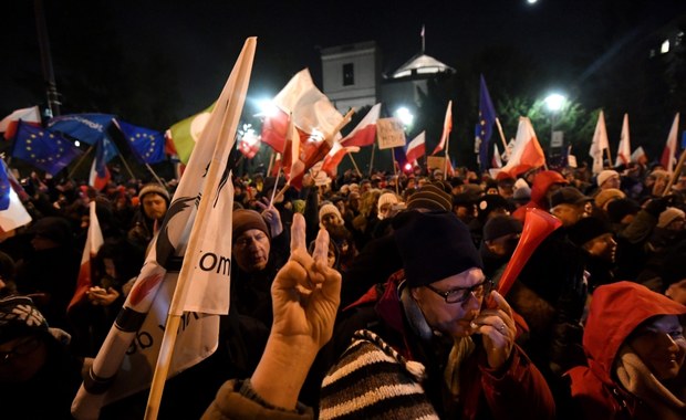 Są kolejne zarzuty po protestach na Wiejskiej. Żaden za próbę puczu