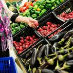 Są nie tylko tańsze, ale i zdrowsze. Cztery powody, by wybierać sezonowe warzywa i owoce
