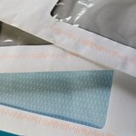 Są prawdziwym utrapieniem. Wyjaśniamy, gdzie wyrzucać koperty z okienkiem