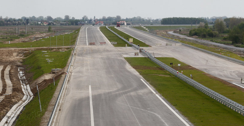 Są problemy z budowaniem dróg? /Krzysztof Kapica /East News
