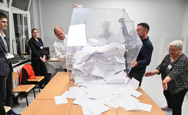 Są wyniki late poll. Kto zyskał, a kto stracił? 