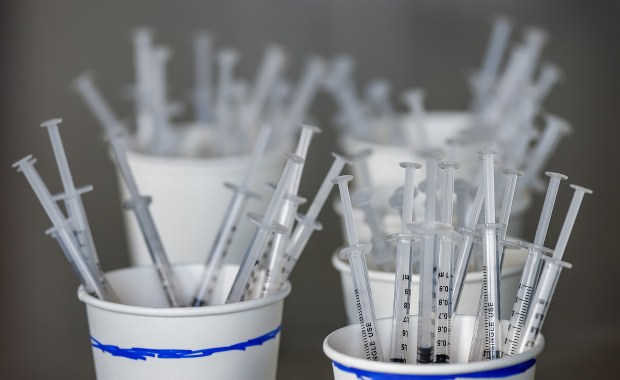 Są wyniki testów szczepionki Pfizera i BioNTech u dzieci powyżej 12. roku życia