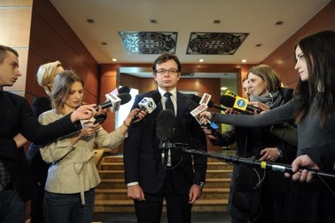 Są zarzuty dla osób, które w grudniu protestowały przed Sejmem. Chodzi o "znieważenie"