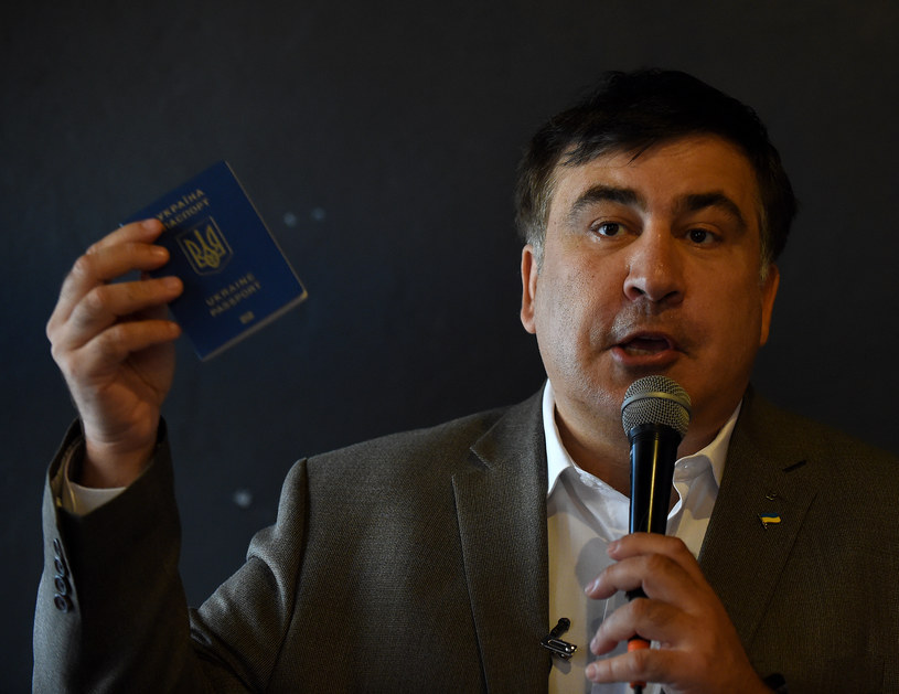 Saakaszwili nadal podróżuje z ukraińskim paszportem /JANEK SKARZYNSKI / AFP /AFP