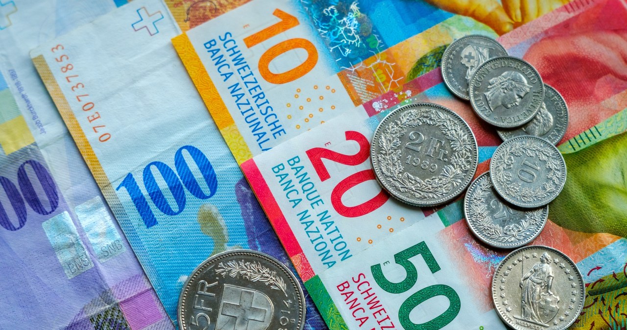 Sąd Apelacyjny stwierdził nieważność ponad tysiąca umów mBanku dot. kredytów CHF /123RF/PICSEL