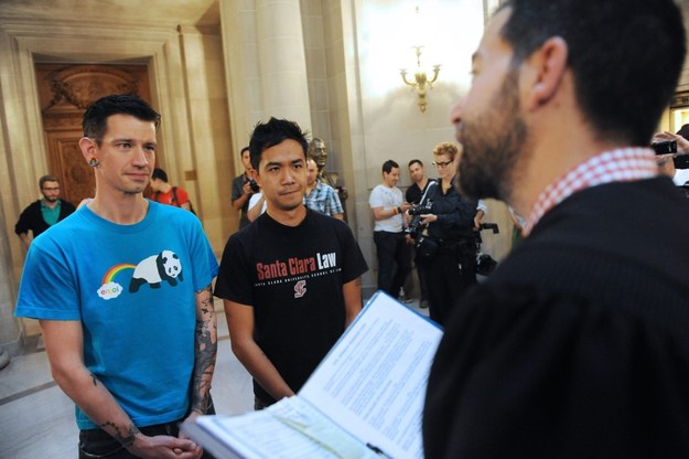 Sąd apelacyjny w San Francisco uchylił tymczasowy zakaz zawierania małżeństw homoseksualnych w Kalifornii /SUSANA BATES /PAP/EPA