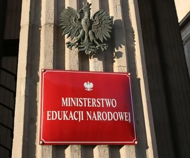Sąd: MEN ​ma ujawnić, kto przygotował zmienione podstawy programowe