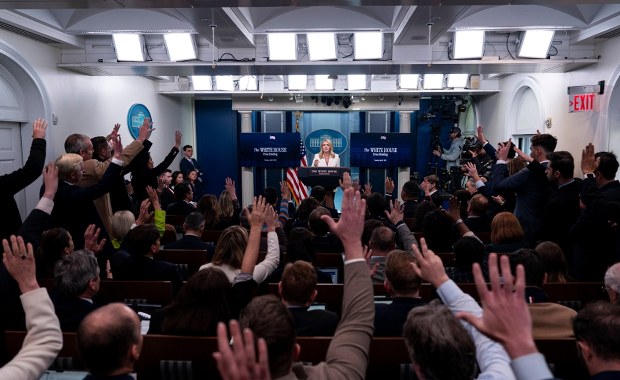 Sąd nakazuje zmienić decyzję Białego Domu ws. dziennikarzy AP
