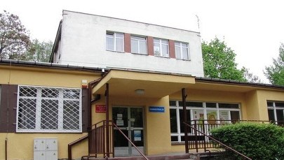 Sąd: Nastolatek, który wykorzystywał seksualnie dzieci, ma się leczyć w zakładzie zamkniętym