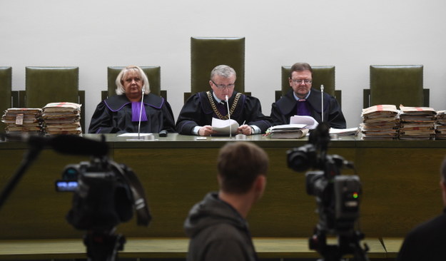 Sąd podczas odczytywania wyroku /Radek Pietruszka /PAP