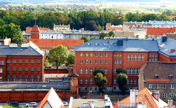 Sąd przedłużył areszt dla pary oskarżonej o produkcję pornografii z udziałem dzieci