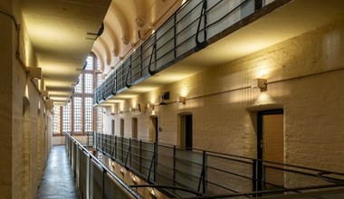 Sąd skazał ją na 43 lata za obrazę majestatu. Król Tajlandii ułaskawił więźniów