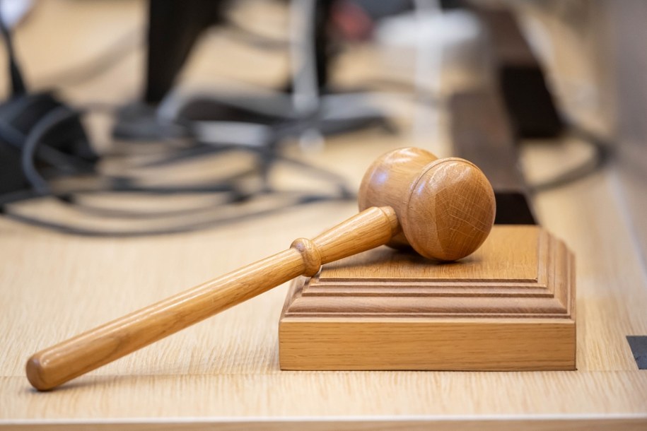 Sąd wydał wyrok skazujący na 13 lat i 6 miesięcy więzienia w procesie Leszka G. oskarżonego o zabójstwo i usiłowanie zabójstwa. Według śledczych, mężczyzna chcąc popełnić samobójstwo celowo doprowadził do śmiertelnego wypadku w czerwcu 2020 r.