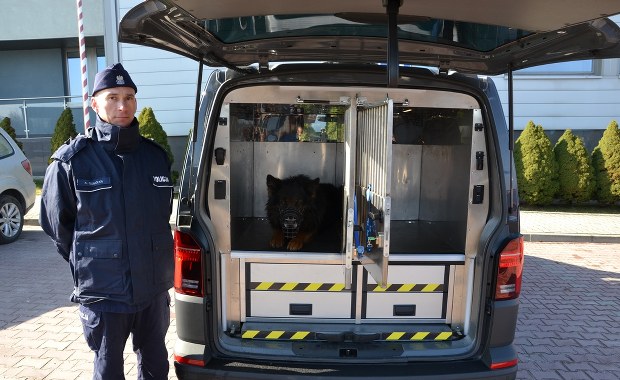 Sądecka policja ma nowoczesny radiowóz do przewozu psów służbowych