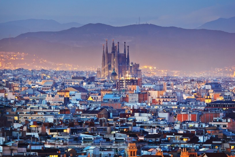 Sagrada Familia. Budowa ma być ukończona w 2026 roku. Będzie wtedy najwyższym kościołem na świecie /123RF/PICSEL