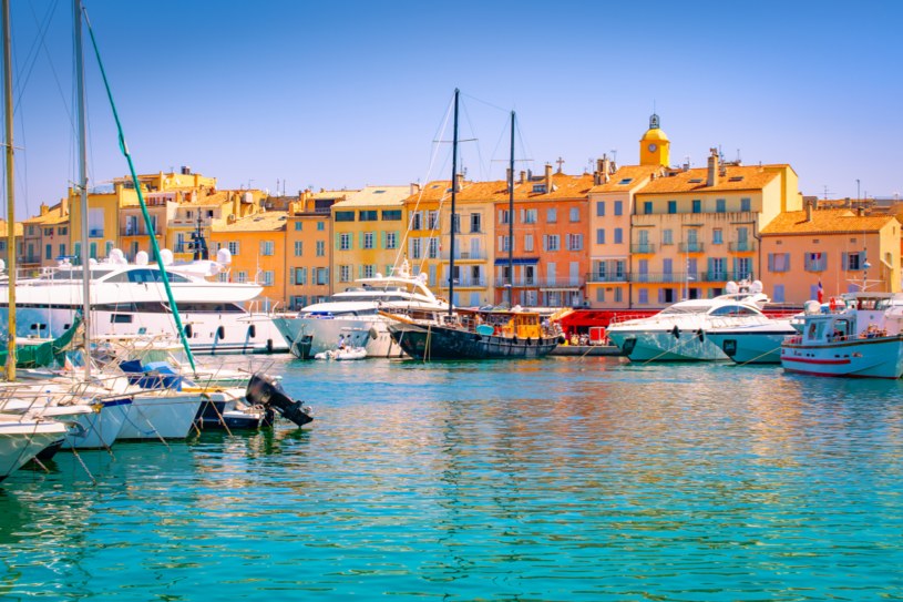 Saint-Tropez: Miasteczko luksusu, pięknego wybrzeża i bogatej historii