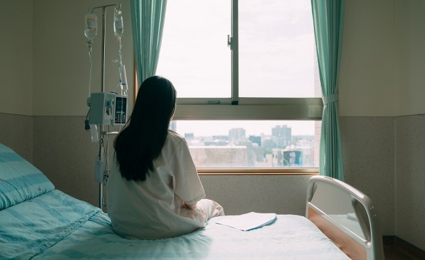 Sala do porodów martwych dzieci obok tej dla żywych. Dramat w polskich szpitalach