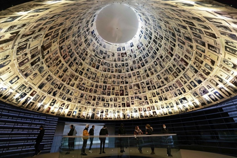 Sala Imion w Instytucie Pamięci Męczenników i Bohaterów Holokaustu Yad Vashem /MENAHEM KAHANA / AFP /East News