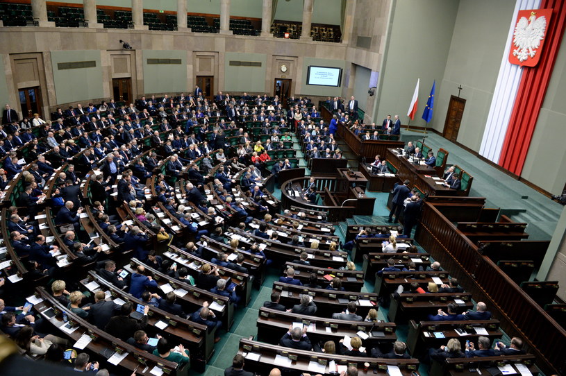 Sala obrad podczas posiedzenia Sejmu /Jacek Turczyk /PAP
