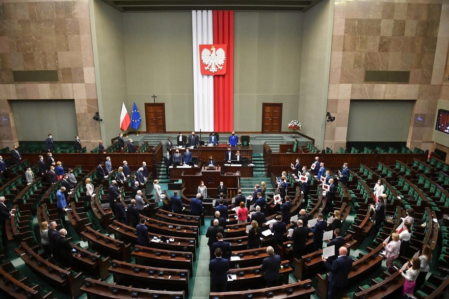 Sala obrad Sejmu w Warszawie /Radek  Pietruszka /PAP