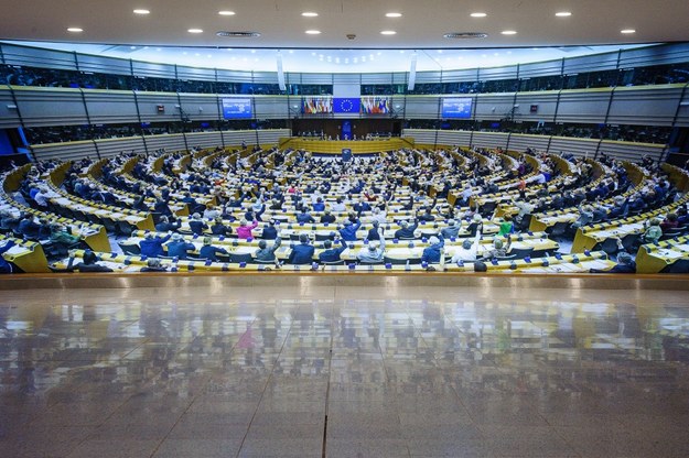 Sala obrad w parlamencie w Brukseli /Wiktor Dabkowski    /PAP