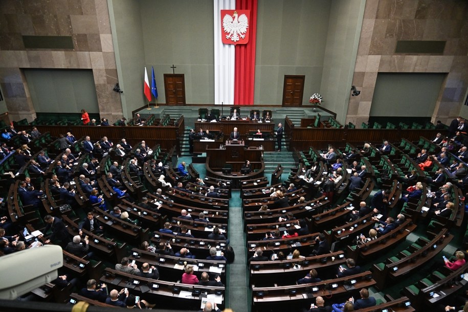 Sala plenarna Sejmu /Radek Pietruszka /PAP