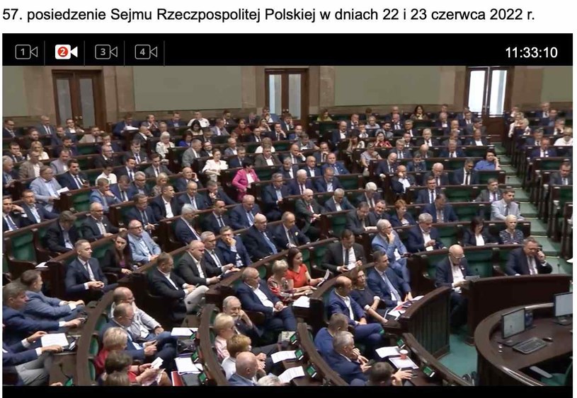 Sala posiedzeń Sejmu podczas omawiania raportu dot. bezpieczeństwa ruchu drogowego, zrzut ekranu z iTV Sejm /
