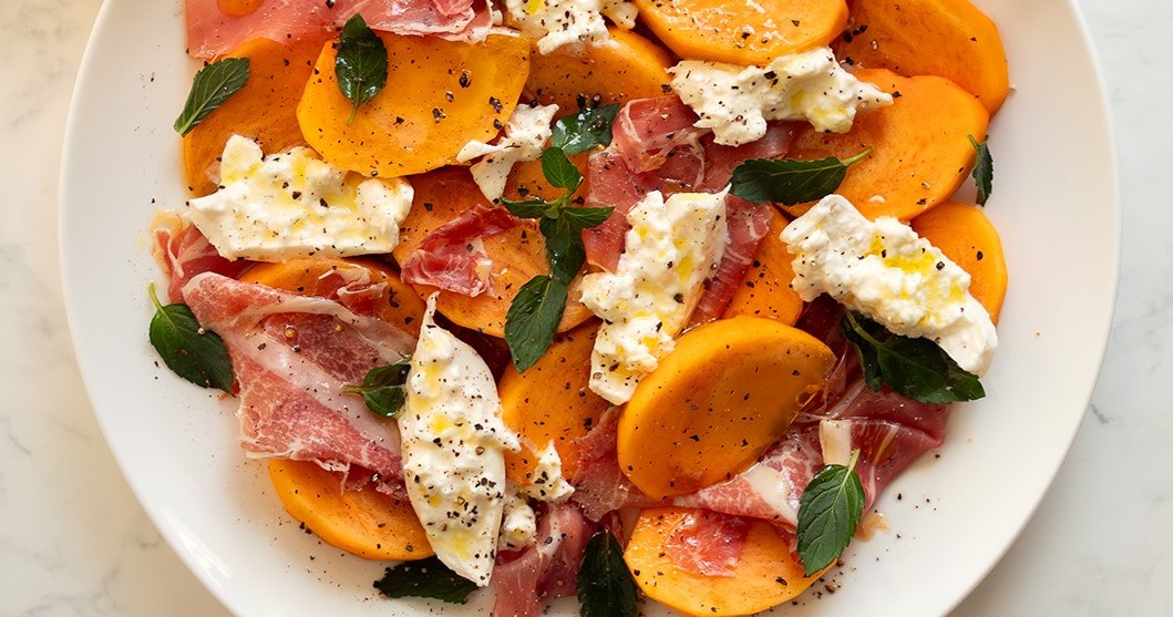 Салат із хурмою - легкий, поживний та має оригінальний присмак /Domena publiczna