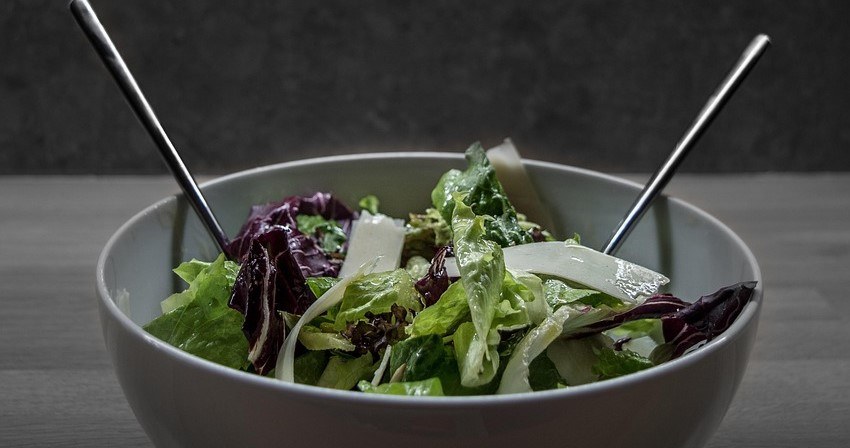 Салат з тунцем та оливками - ситна закуска для новорічної вечірки /pixabay.com