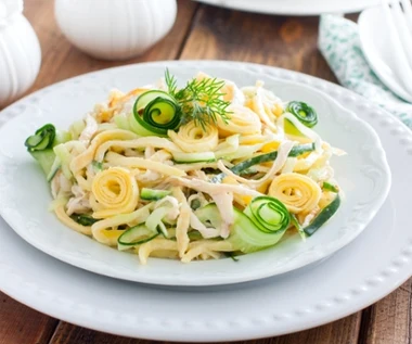 Sałatka Paseczkowa robi wrażenie na gościach. Zawsze pytają o przepis