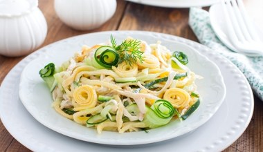 Sałatka Paseczkowa robi wrażenie na gościach. Zawsze pytają o przepis