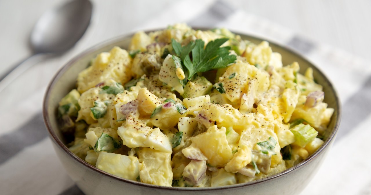 Sałatka pieczarkowa z PRL-u to kultowy przepis /liudmylachuhunova /123RF/PICSEL