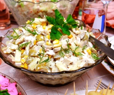 Sałatki śledziowe, które znikają ze stołu jako pierwsze. Mało roboty, przyjemność z jedzenia