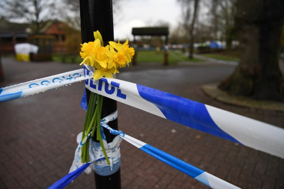 Salisbury. Odgrodzone przez brytyjską policję miejsce, w którym znaleziono nieprzytomnych Siergieja Skripala i jego córkę /NEIL HALL /PAP/EPA