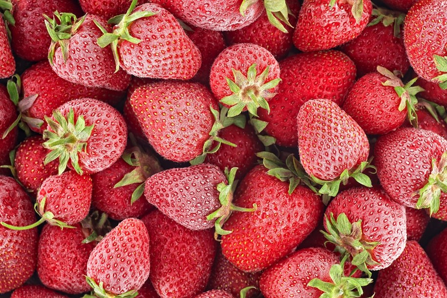 Salmonella w mrożonych truskawkach. Pilny komunikat GIS