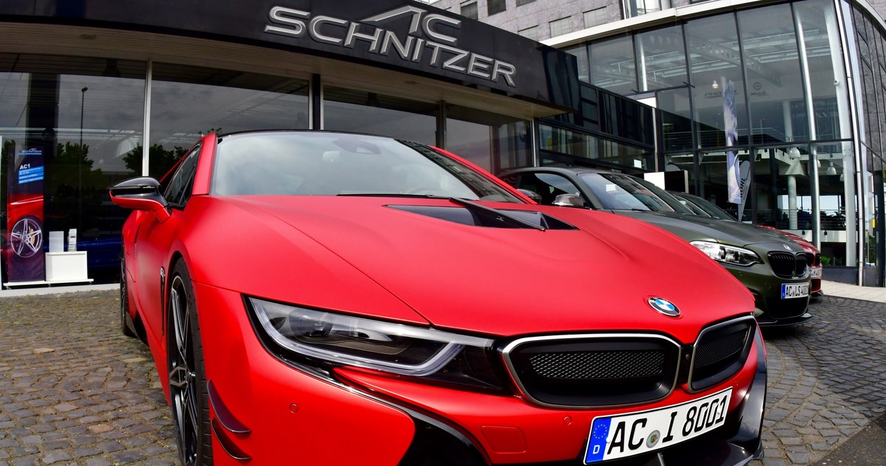 Salon AC Schnizera i BMW i8 /INTERIA.PL