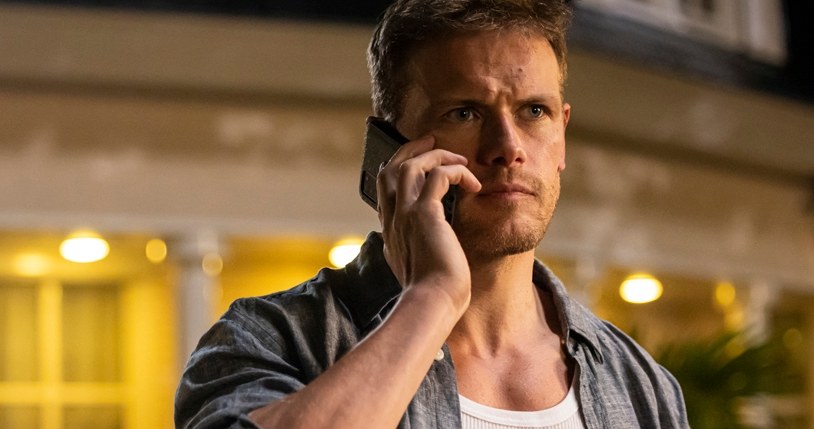 Sam Heughan w serialu "Para z sąsiedztwa" /© EAGLE EYE DRAMA LTD 2023  /Canal+