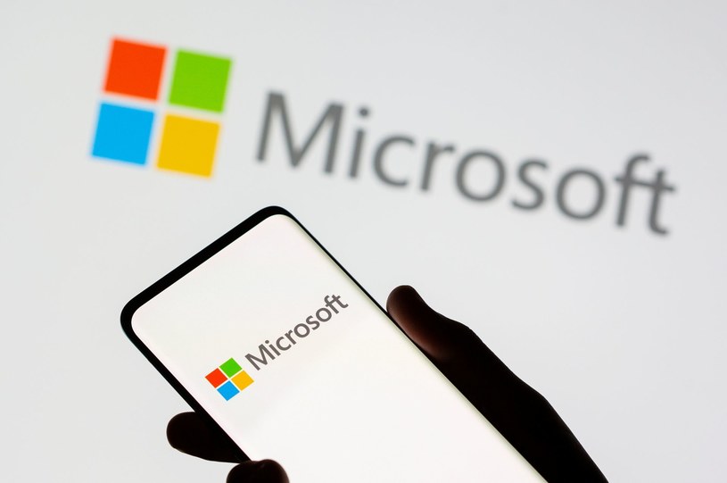 Sam Microsoft rozpoczął silną współpracę z OpenAI, chcąc rozwinąć technologię ChatGPT. W ten sposób firmy stworzyły naprawdę wielkie zagrożenie dla Google /DADO RUVIC / Reuters