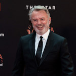 Sam Neill dostał główną rolę w serialu prawniczym "The Twelve"!