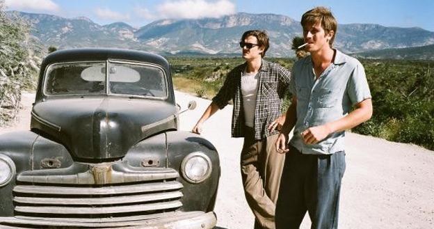 Sam Riley i Garrett Hedlund w filmie "On the Road" /materiały prasowe