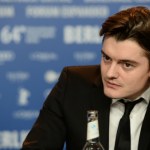 Sam Riley Sam Riley: Nie boję się otaczać mądrzejszymi od siebie