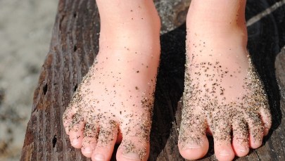 Sam wyszedł ze żłobka. 2,5-latek boso chodził po Ostródzie