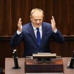 "Samobójcze weto, tak naprawdę". Tusk ostro o decyzji Nawrockiego