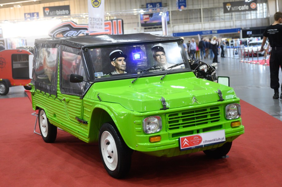 Samochód Citroen Mehari podczas targów pojazdów zabytkowych Retro Motor Show na terenie Międzynarodowych Targów Poznańskich /	Jakub Kaczmarczyk   /PAP
