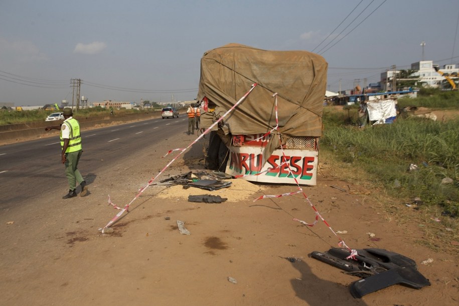 Samochód Joshuy uderzył w ciężarówkę /EMMANUEL ADEGBOYE /PAP/EPA